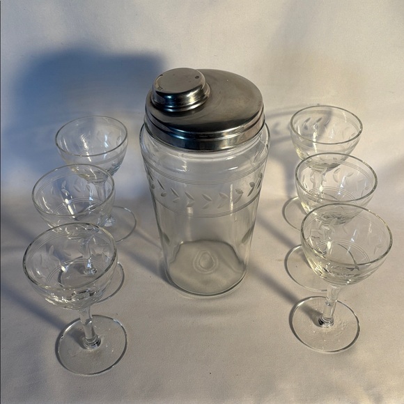 VINTAGE 1950’s SET OF 6 LIQUOR- CORDIAL APERITIF- ETCHED GLASSES & DRINK MIXER - Picture 9 of 14